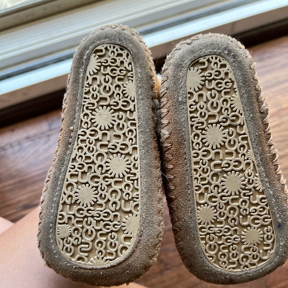 UGG Boots for toddlers - Picture 2 of 5
